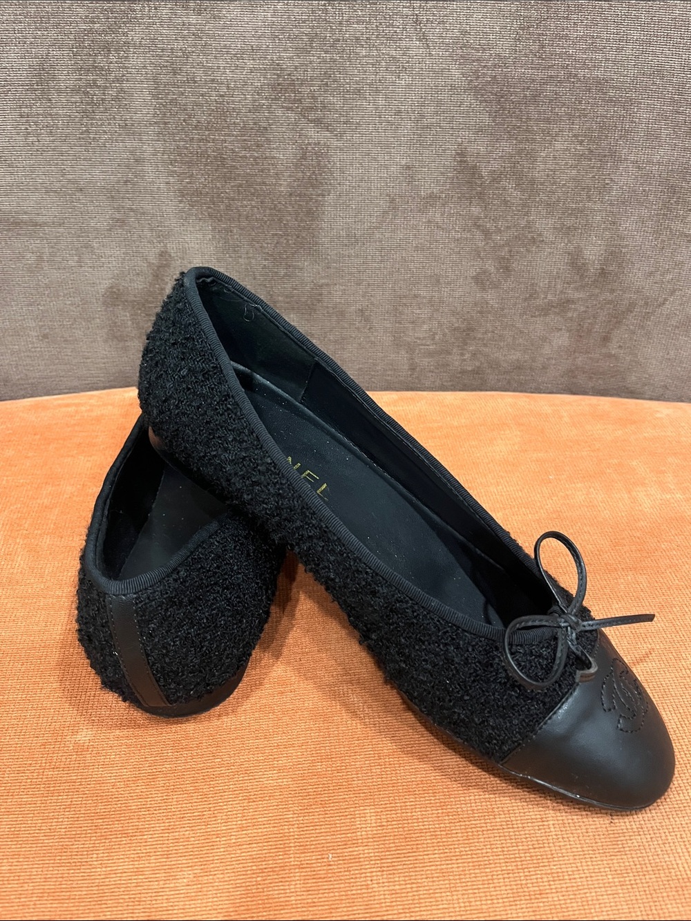 CHANEL Black Tweed & Leather Cap-Toe Ballet Flats size 40 C